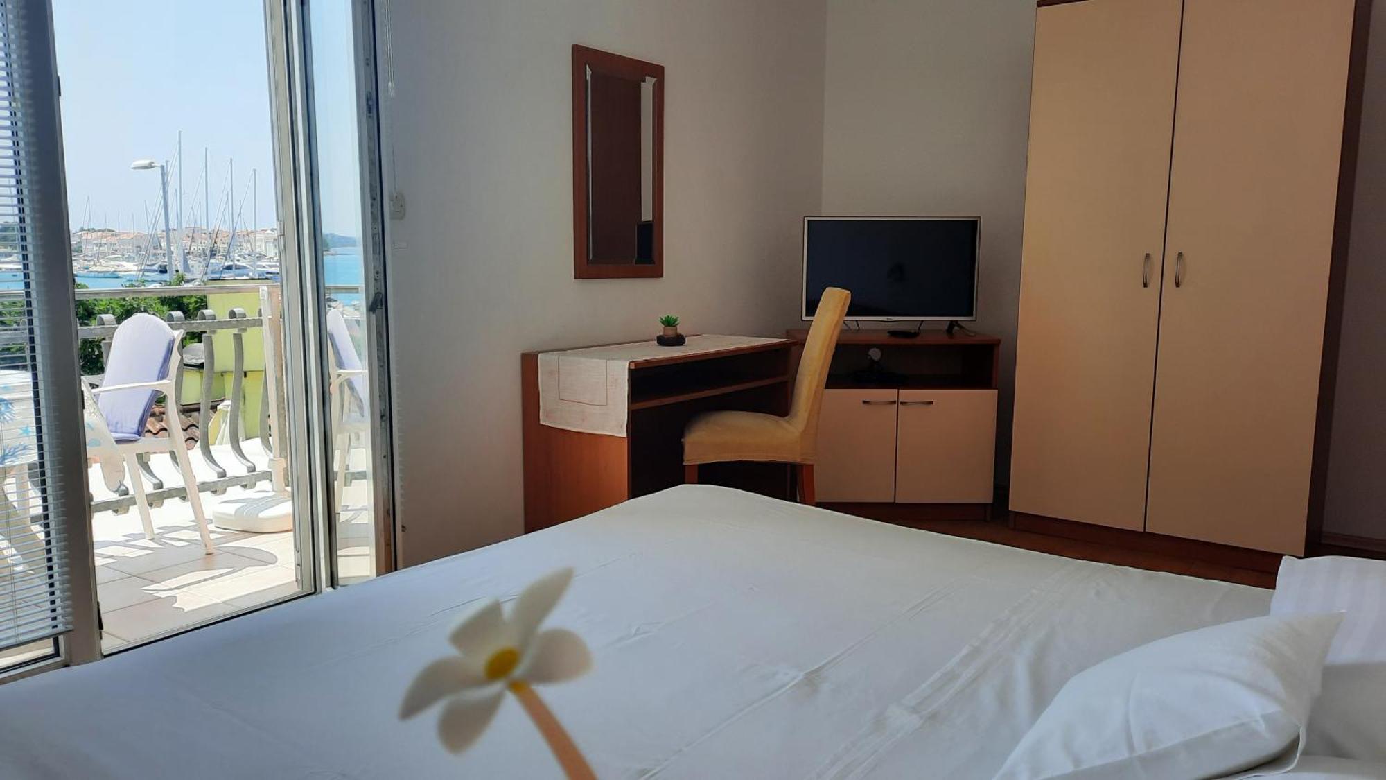 Apartments & Room Marina View Водице Екстериор снимка
